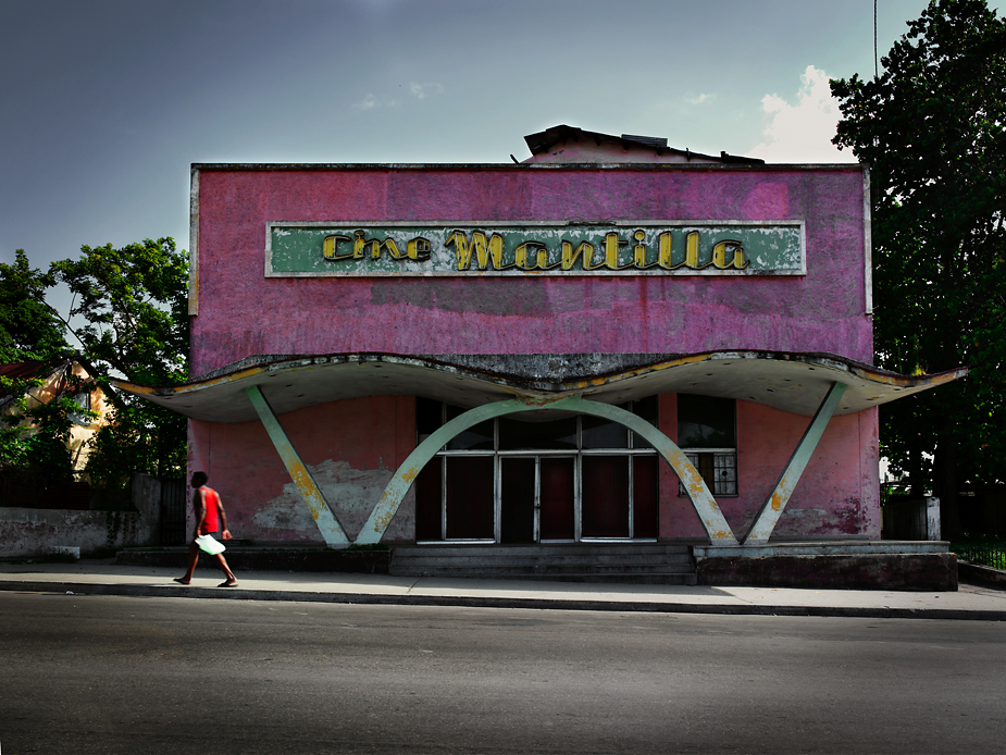 Cinema Mantilla Cinema Mantilla, photo by werner pawlok, cuba, kuba, insel der grossen antillen, morbid, charme, che guevarra, fidel castro, landscape, city, karibik