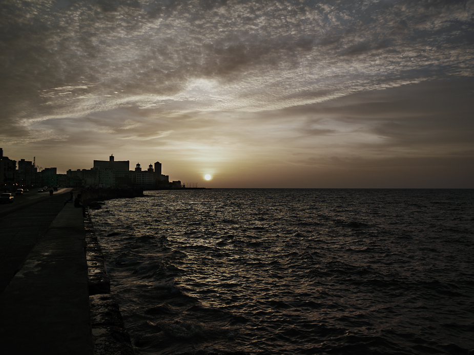 Malecon II Malecon, photo by werner pawlok, cuba, kuba, insel der grossen antillen, morbid, charme, che guevarra, fidel castro, landscape, city, karibik, havanna, ocean, sunset